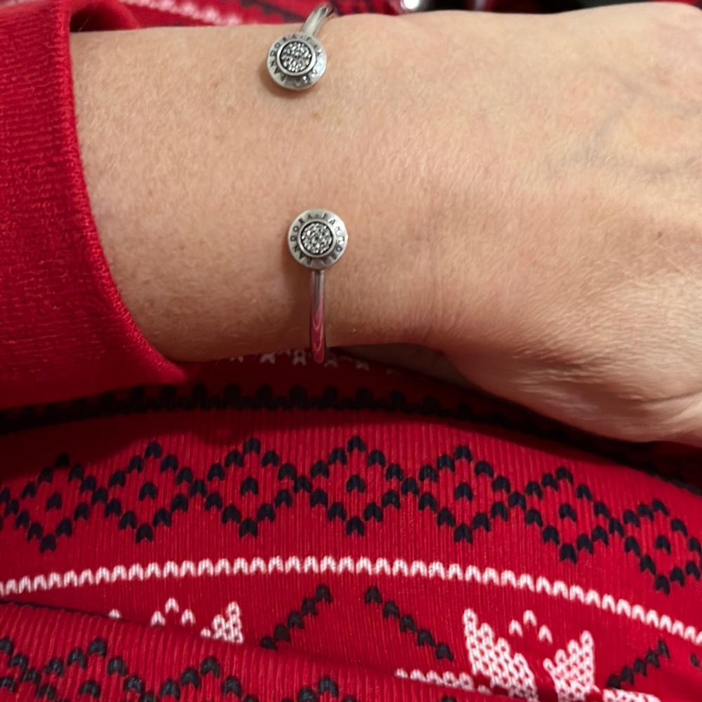 Beautiful Authentic Pandora Cuff Pavé Bracelet
